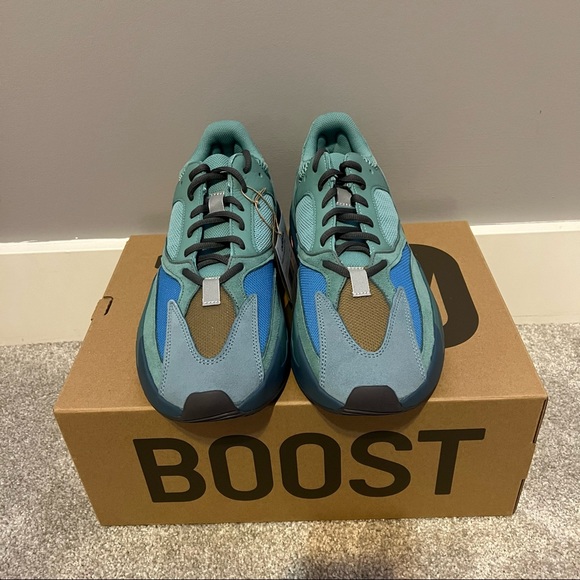 Adidas Yeezy Boost Sneakers - Picture 3 of 4